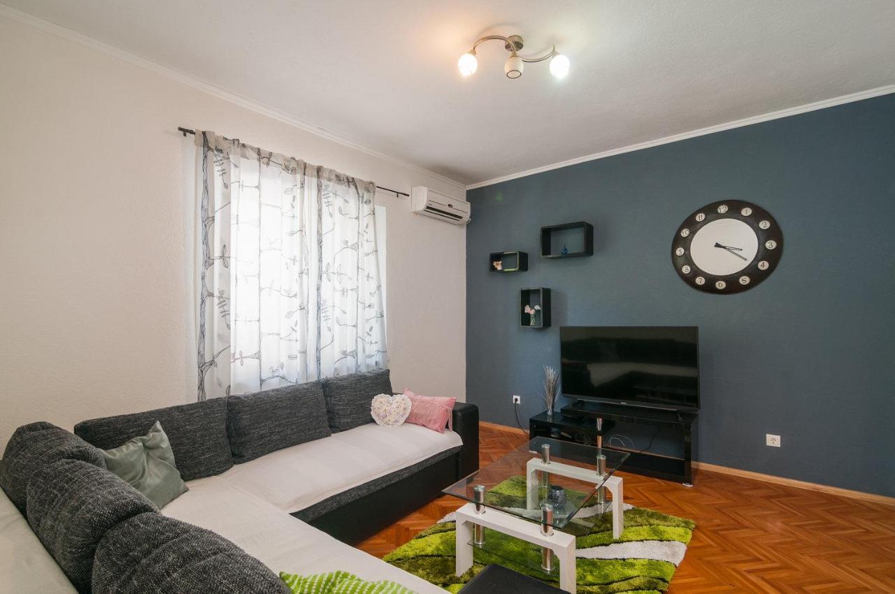 Apartman Neven Podgora Buitenkant foto